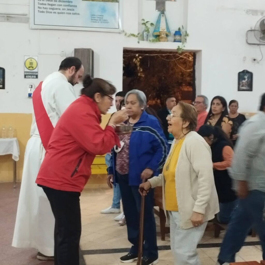 Convocan a un grupo de adultos en la parroquia Santa Lucía